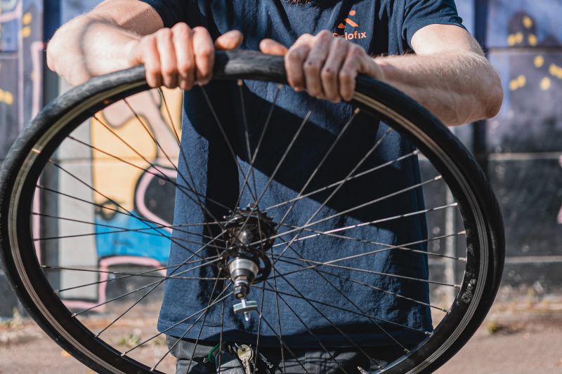 Comment changer une chambre à air sur une roue de vélo en 8 étapes