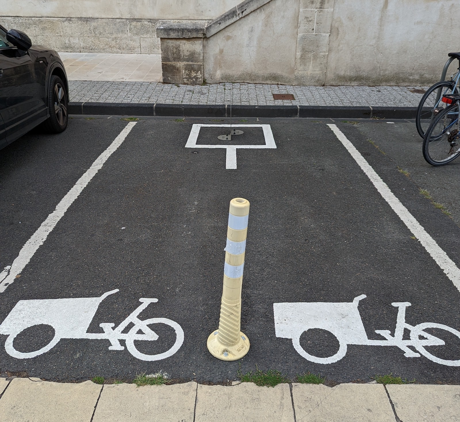Le parking à vélos Île-de-France Mobilités à nouveau disponible - Ville de  Garches